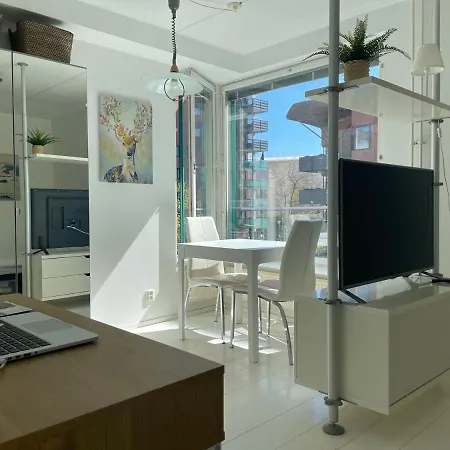 Luminous Studio 15min To Center With Wifi & Netflix