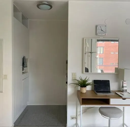 Hotelli Luminous Studio 15min To Center With Wifi & Netflix Helsinki