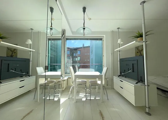 Luminous Studio 15min To Center With Wifi & Netflix Helsinki